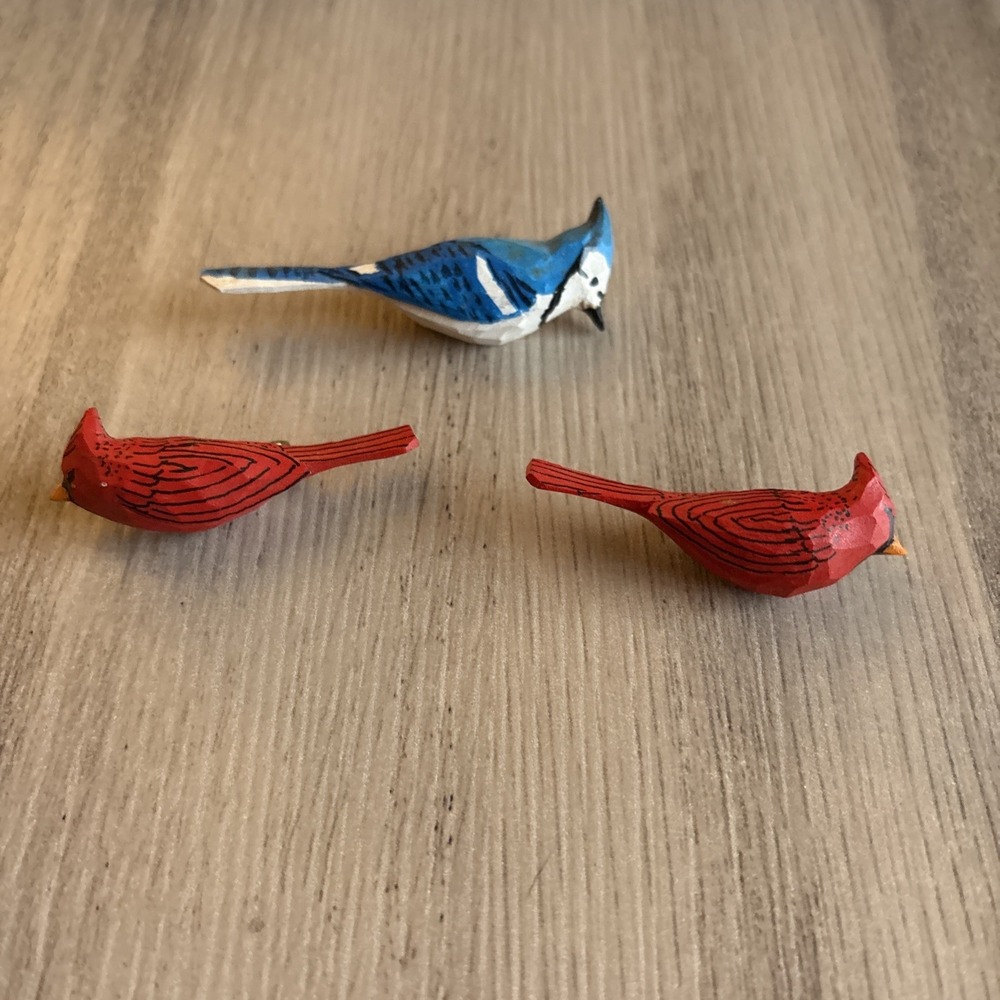 Lot 3 Vtg Carow Handmade Carved Wood Bird Pins Brooch Painted Folk Art Miniature